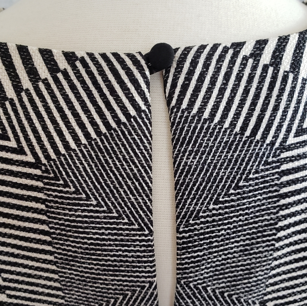 Anthro Geomaze Black And White Shell - image 6